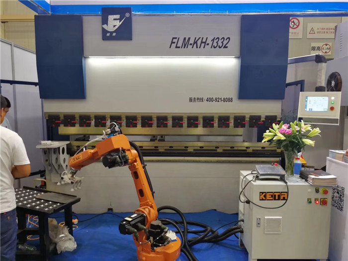 CNC�ۏ��C�r��